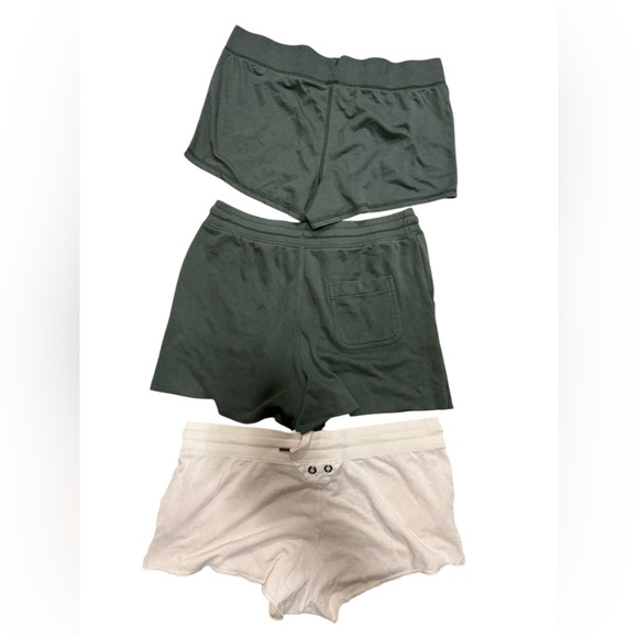 Lot of 3 pairs of women’s sleep shorts - Picture 2 of 5